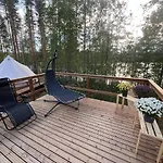 Alaska Glamping Linnansaari سافونلينّا