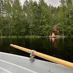 Alaska Glamping Linnansaari 럭셔리텐트