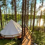 Alaska Glamping Linnansaari خيمة فخمة *
