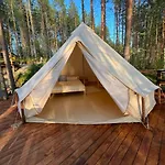 Alaska Glamping Linnansaari *