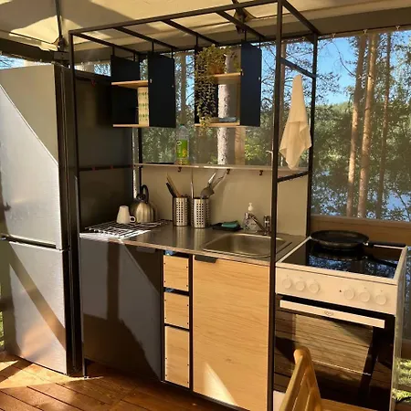 Alaska Glamping Linnansaari Luksusowy namiot