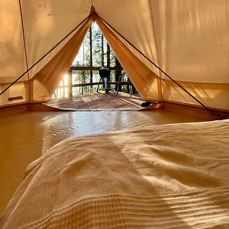 Alaska Glamping Linnansaari
