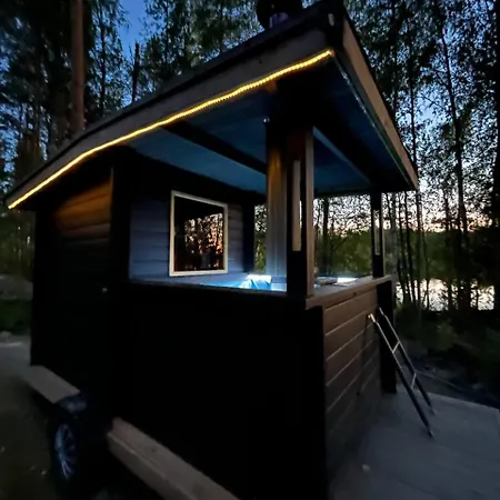 Luksusowy namiot Alaska Glamping Linnansaari *