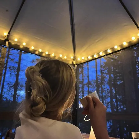 Alaska Glamping Linnansaari Luxury tent