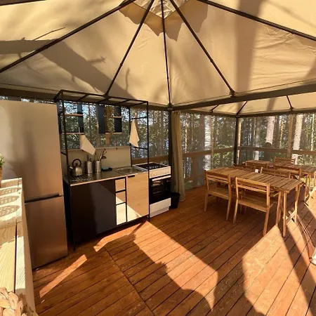 Luxury tent Alaska Glamping Linnansaari