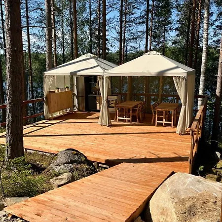 Alaska Glamping Linnansaari *