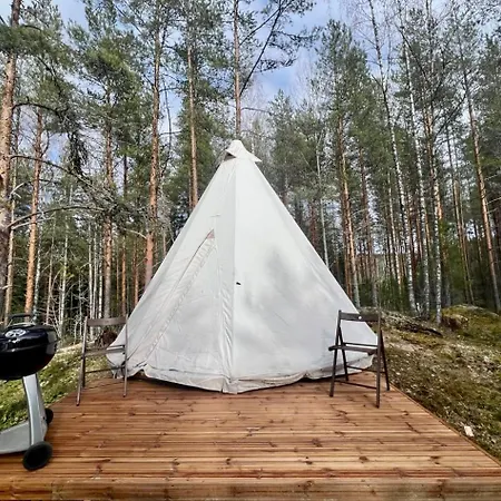 Luxury tent Alaska Glamping Linnansaari Savonlinna