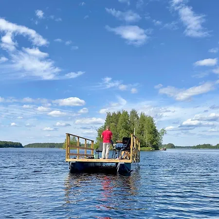 Alaska Glamping Linnansaari Luxury tent *