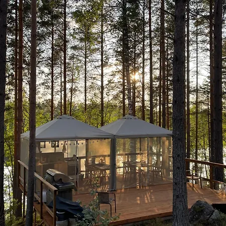 Alaska Glamping Linnansaari