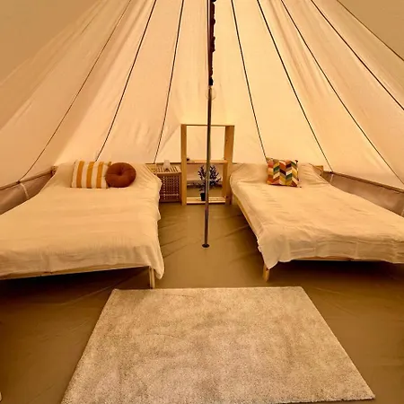 Alaska Glamping Linnansaari Savonlinna