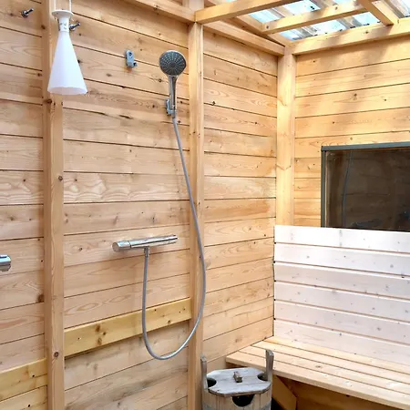 Alaska Glamping Linnansaari