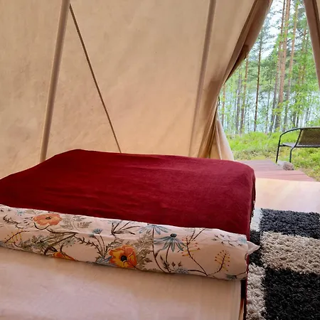 Alaska Glamping Linnansaari